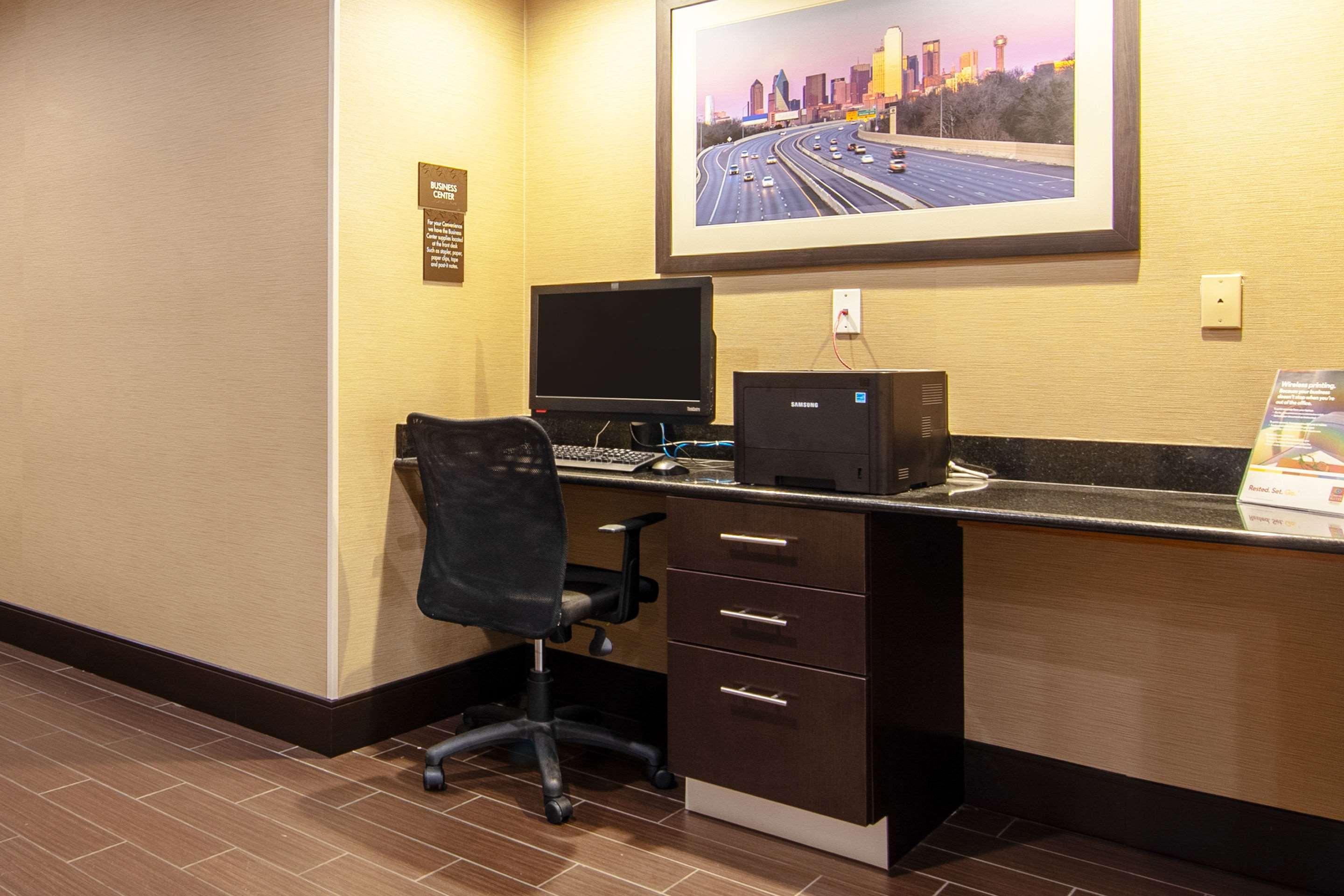 Comfort Suites Nw Dallas Near Love Field Kültér fotó
