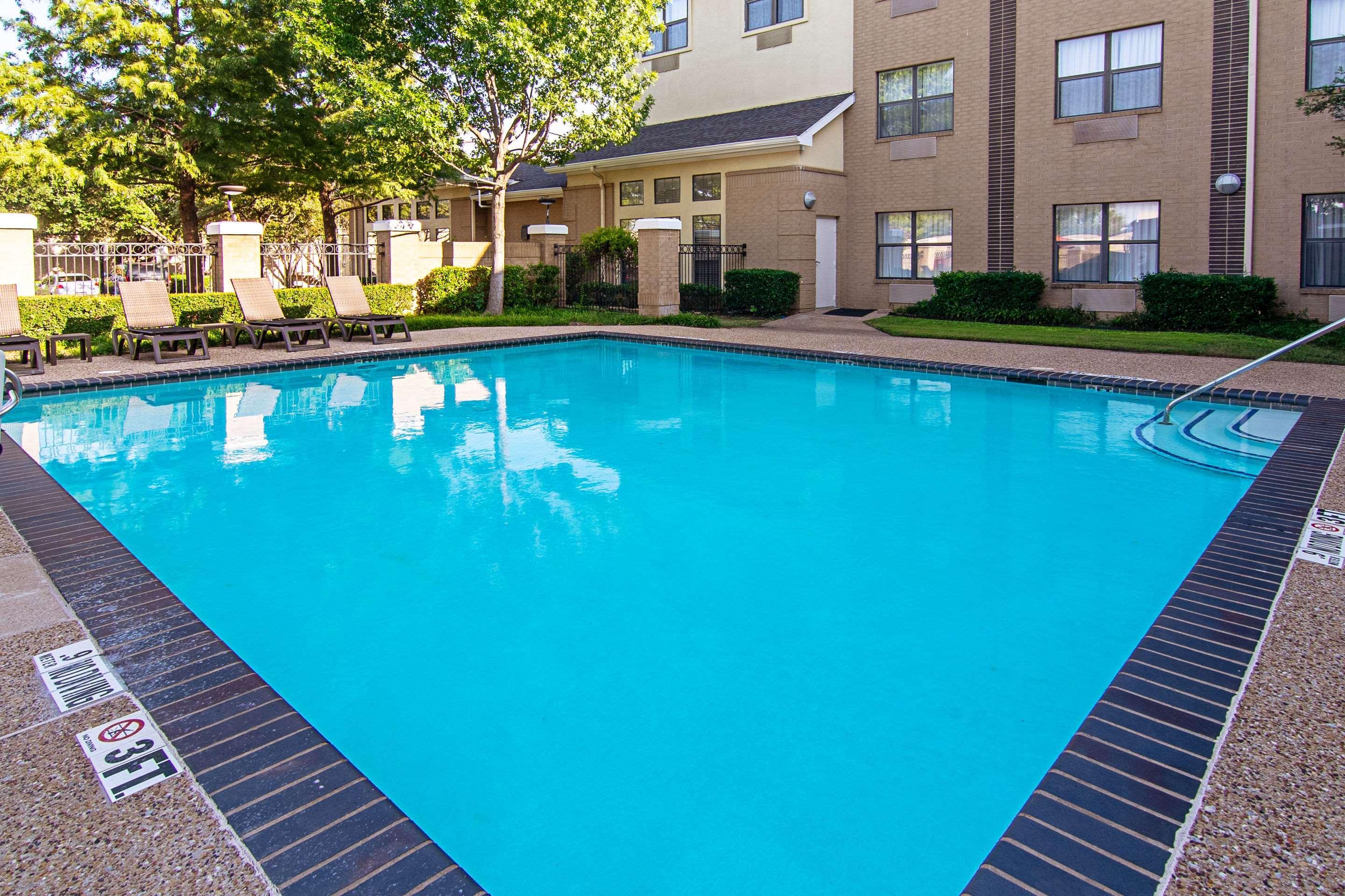 Comfort Suites Nw Dallas Near Love Field Kültér fotó